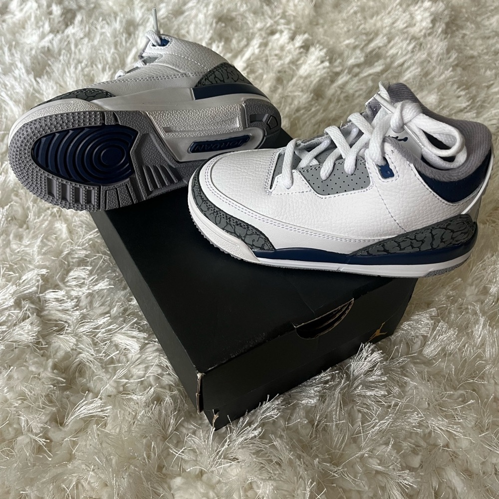Jordan 3 Retro Kids White and Blue Sneakers